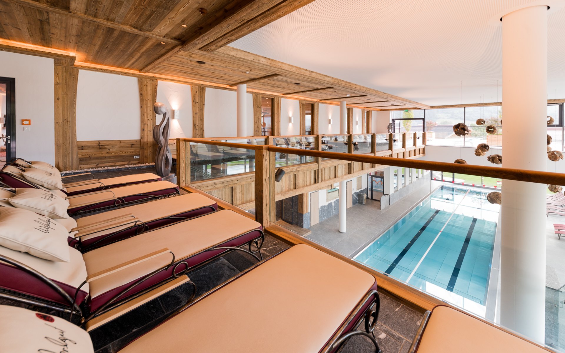 Relaxen Schwimmbad Empore