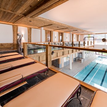 Relaxen Schwimmbad Empore