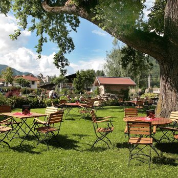 Gastgarten unter der Eiche