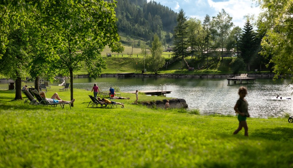 Bathing lake (15.000 m²)