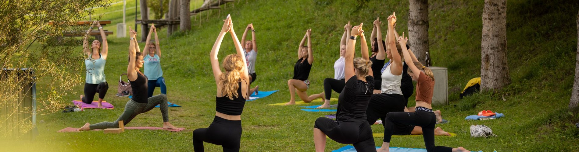 Yoga am Badesee