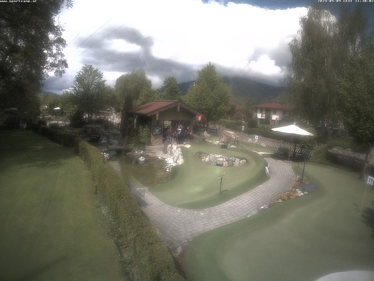 Webcam Adventure Golf and Terrace