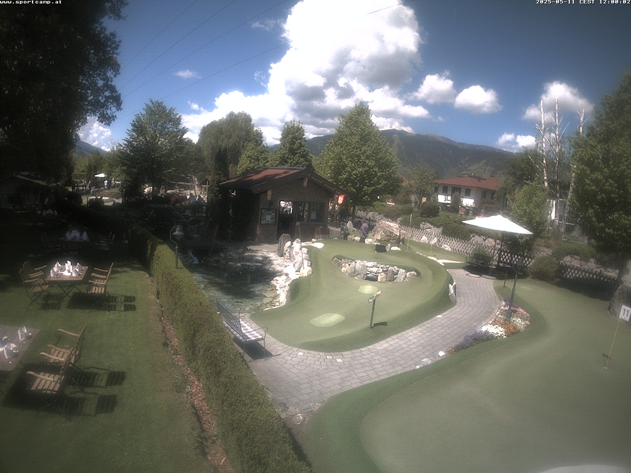 Webcam Adventure Golf and Terrace