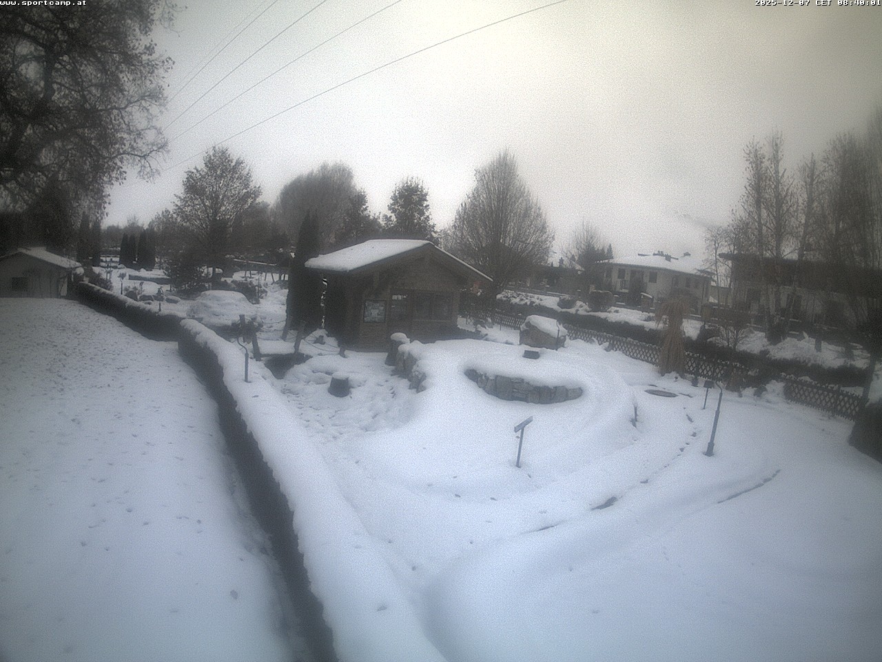 Webcam Adventure Golf and Terrace