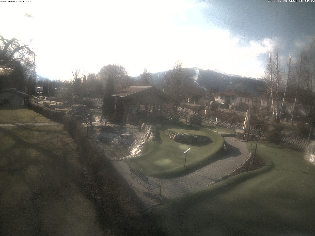 Webcam Adventure Golf and Terrace