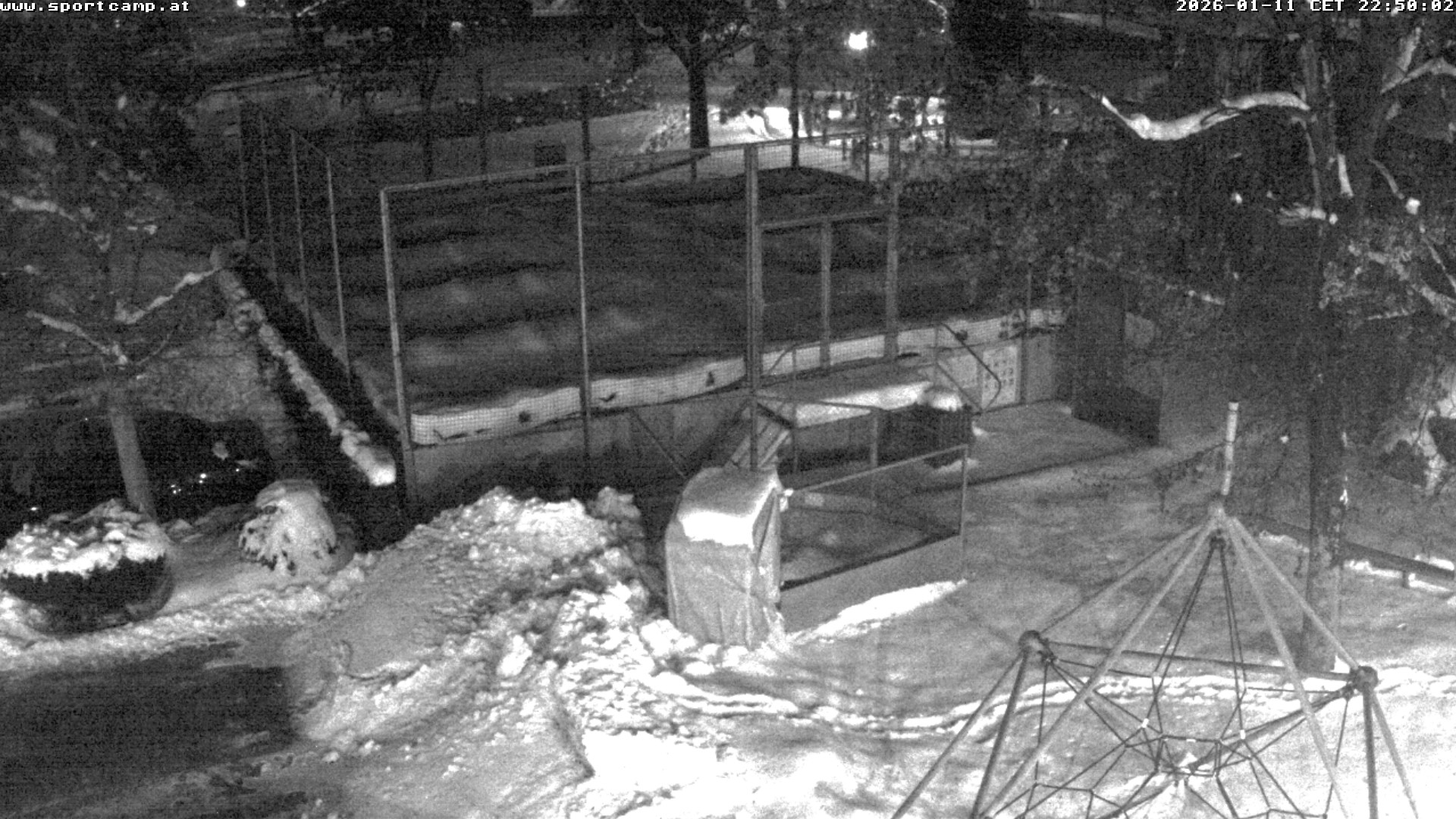 Riesentrampolin und Camping