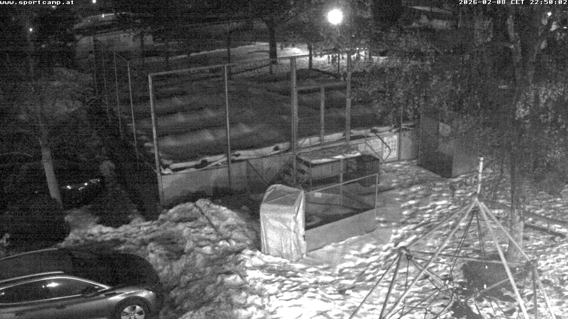 Riesentrampolin und Camping